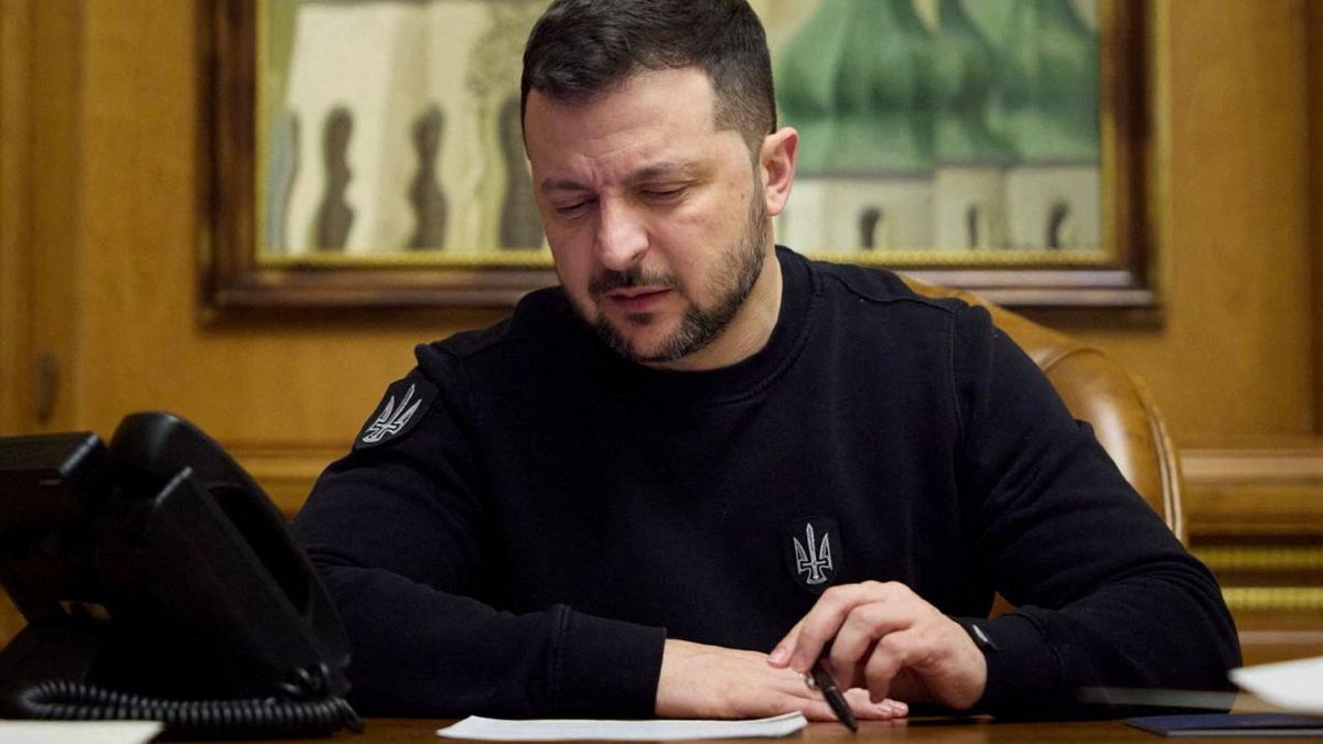 Zelenskyj podepsal nový mobilizační zákon. Armádě chybějí vojáci na frontě